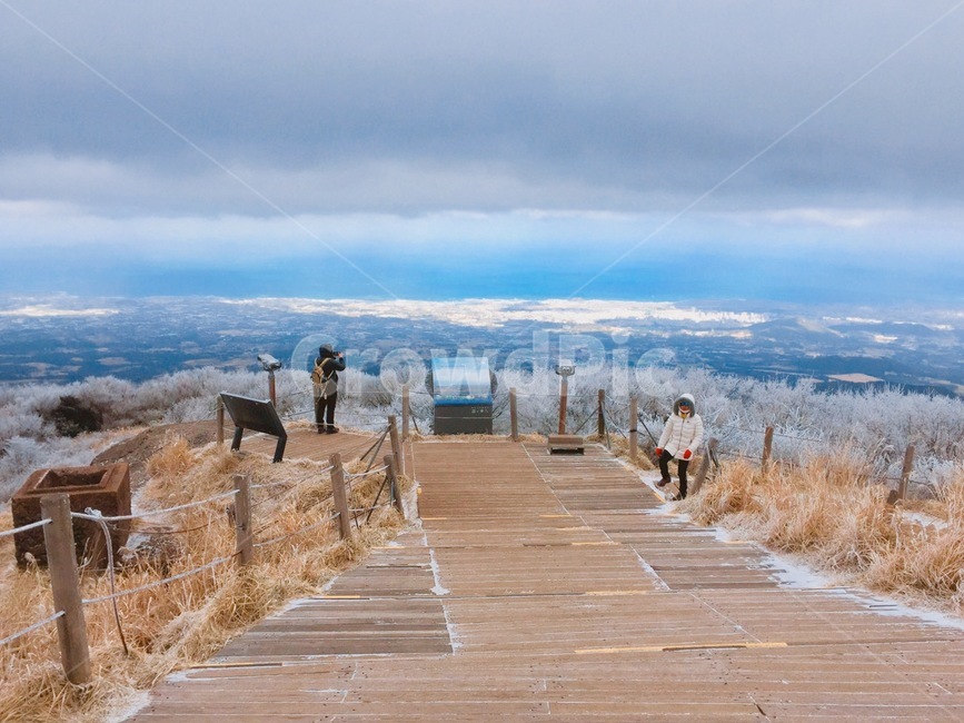 제주도,한라산,어승생악,산정상,등산,겨울한라산,하늘,겨울,계절,winter,season,자연,풍경,nature,landscape,boardwalk,산책로,building,건물,bridge,다리
