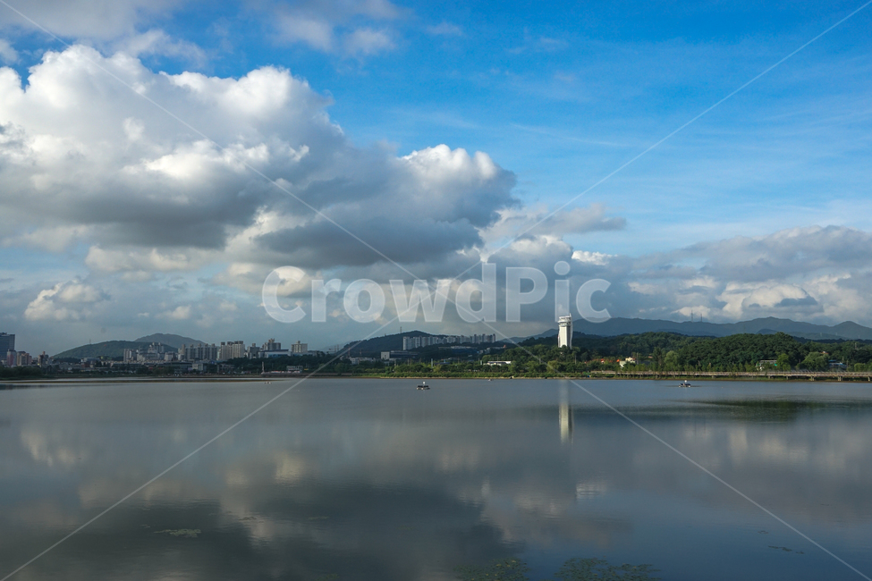 호수,구름,하늘,풍경,반영,투영,도시,풍경,city,landscape,nature,자연,weather,날씨,outdoors,옥외,sky,cumulus,적운,cloud,water,물