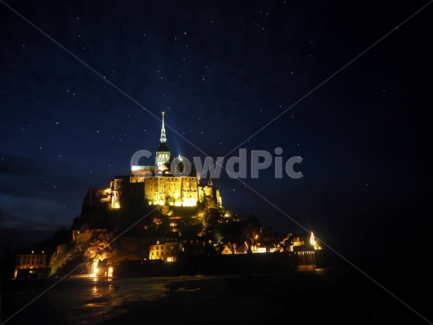 해외,유럽,프랑스,몽생미셸,수도원,야경,별,야경,밤,풍경,nightscape,night,landscape,랜드마크,landmark,tourist attraction,해외,외국,세계,foreign,oversea,world,세계랜드마크,해외랜드마크,외국랜드마크,world landmark,world tourist attraction,건축물,건물외관,exterior,building,structure,architecture,construction,nature,자연,outdoors,옥외