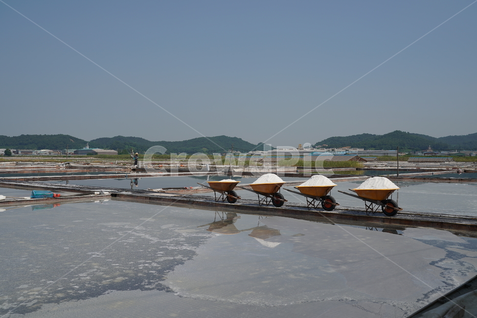 염전,소금,여름,풍경,자연,시골,마을,풍경,landscape,country,rural,town,산업,industry,industrial