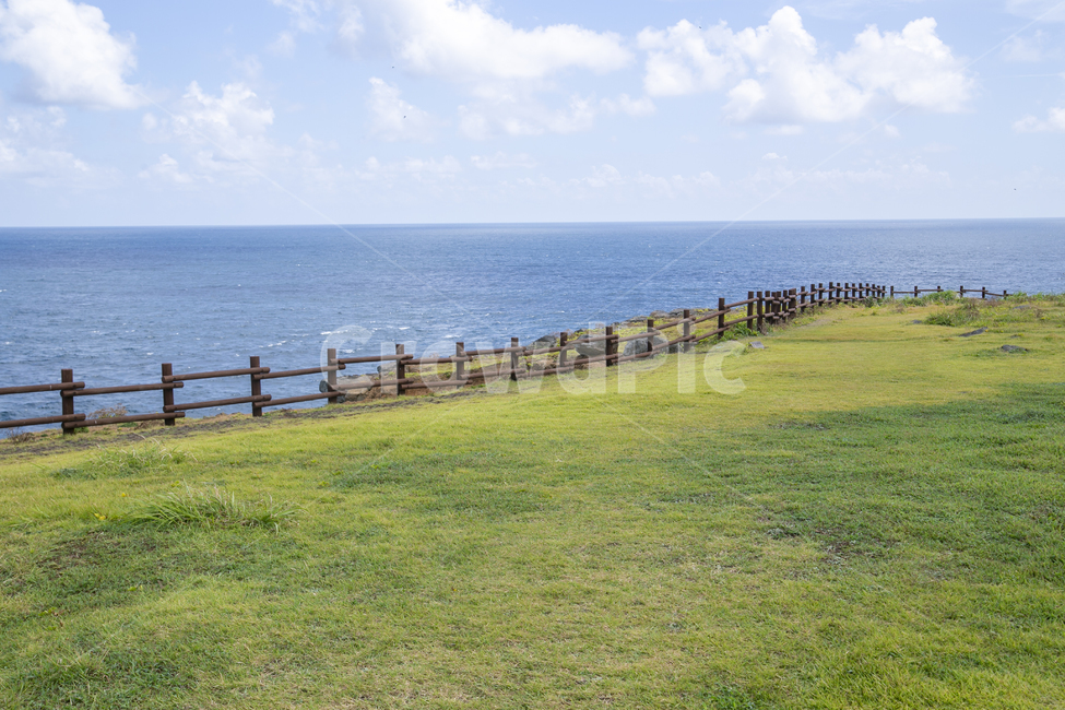 제주,제주도,마라도,bench,한국,대한민국,korea,하늘,파란하늘,grass,잔디,sky,자연,풍경,nature,landscape,plant,식물