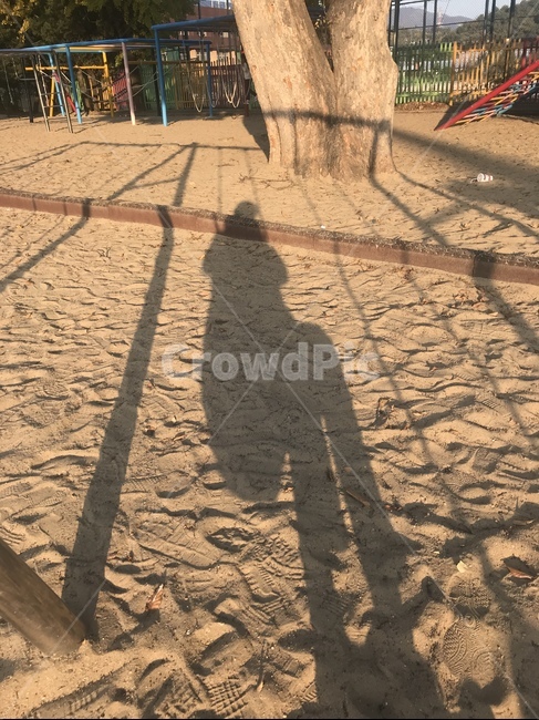 ground,바닥,soil,흙,놀이터,그네,그림자
