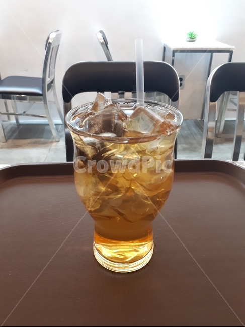 빨대,얼음,아이스티,카페,복숭아,유리,glass,beverage,마실것,drink,alcohol,칵테일,cocktail,음주,알코올,furniture,가구,chair,의자,음료수,drink,beverage