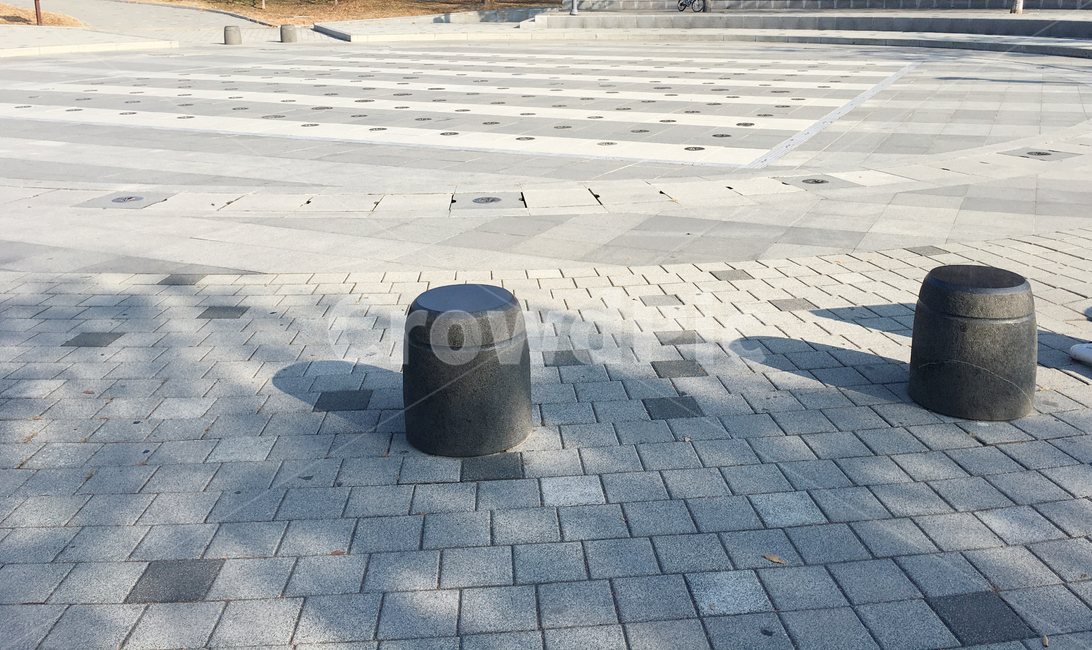 거리,street,보도블럭,sidewalkblock,보도,walkway,sidewalk,풍경,scenery,입구,entrance,life,생활,park,공원,바닥,땅,ground,floor,flooring,통로,path,판석,flagstone,포장,pavement,길,road,도시,town,조형물,sculpture