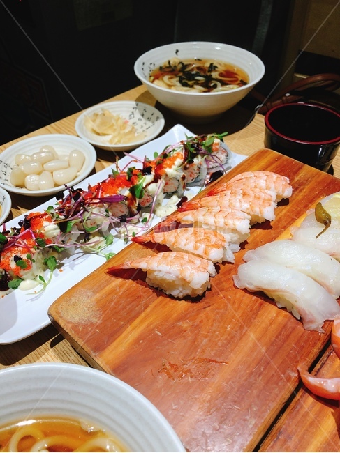 초밥,광어초밥,새우초밥,롤,스시,sushi,음식,식사,요리,food,meal