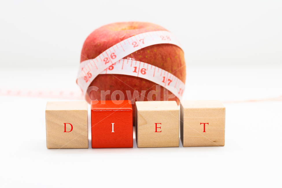apple,fruit,weight loss,health,waist,tape measure,diet,red apple,apple diet