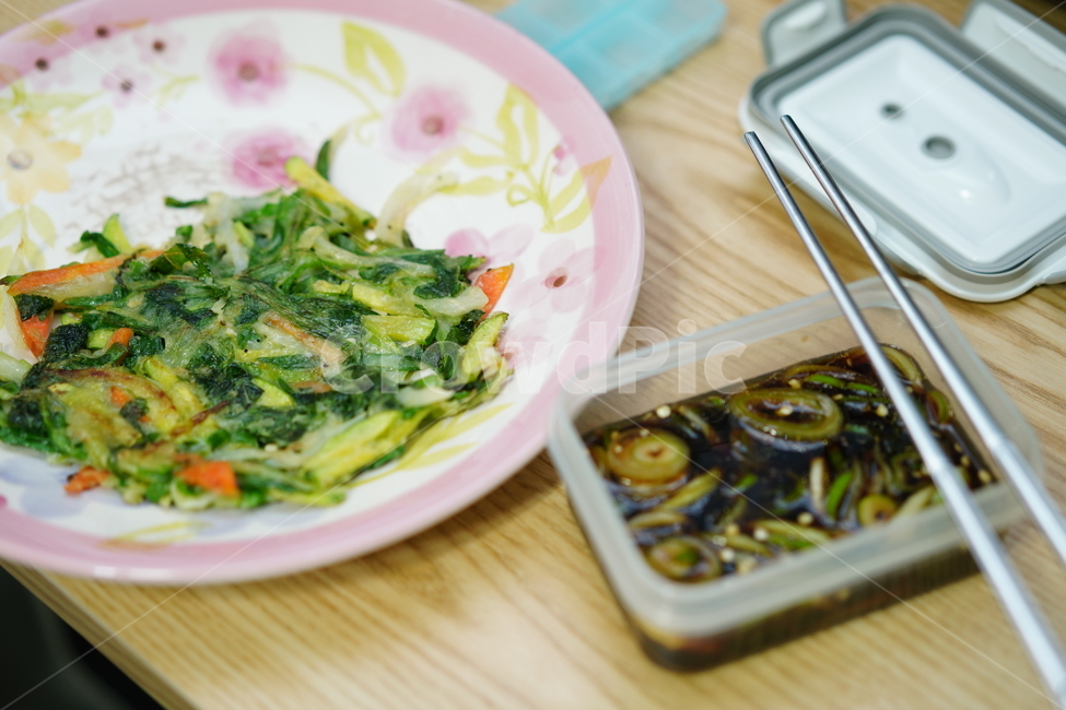전,부추전,한식,부침개,먹거리,안주,야채,음식,간식,먹방,한국,푸드,요리,음식,식재료,요리,food,cook,meal,dishes,food reserves,한식,한국음식,한국요리,korean food,korean dishes,korean meal,korean cook