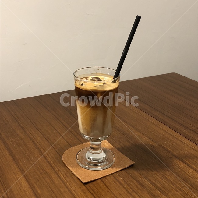 커피,라떼,빨대,유리컵,유리잔