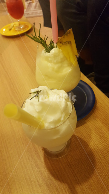 음료,근접,망고스무디,파인애플스무디,와인잔,커피,카페,coffee,cafe