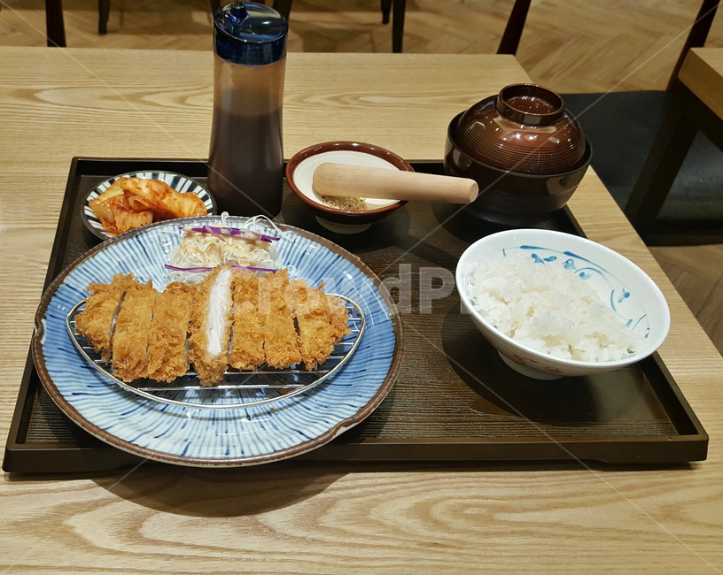 일식,돈까스,돈가츠,돈가스,튀김요리,일식정식,미소된장국,음식,일식요리