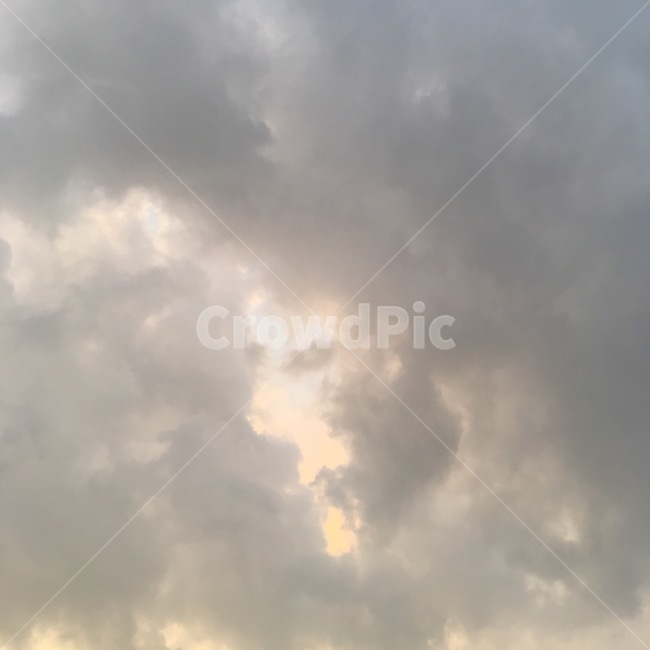 하늘,구름,비구름,흐림,날씨,먹구름,비,감성,우울한,울적한,밝은,기분,cloud,rain
