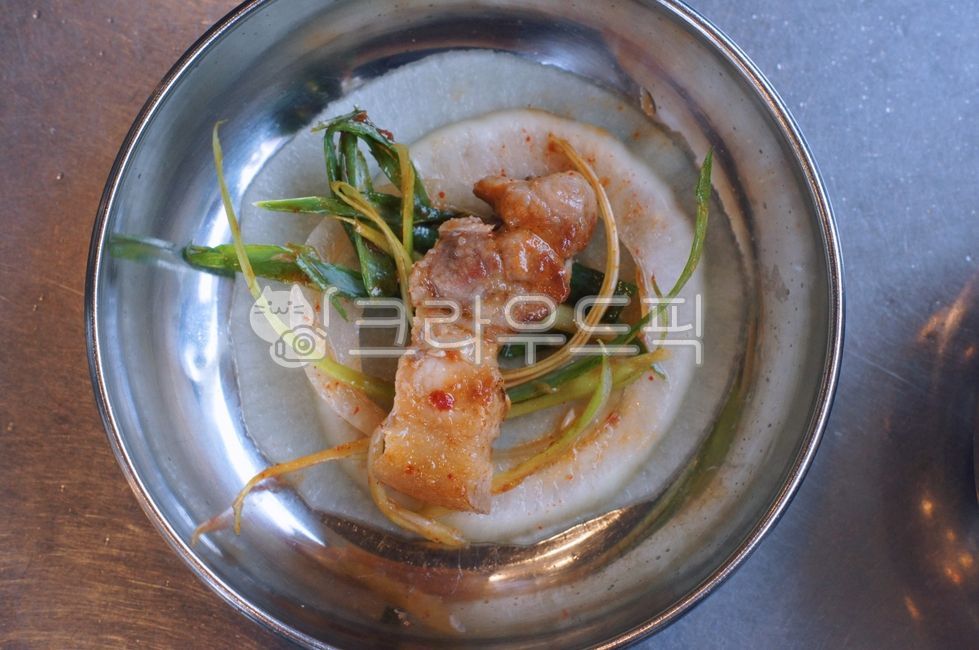 plating,Pork belly ssam,Meat wrap,koreanbbq,wrapping,food,barbequewrapping,Green onion wrap,Plating,ssam,kfood,cooking,foodpresentation