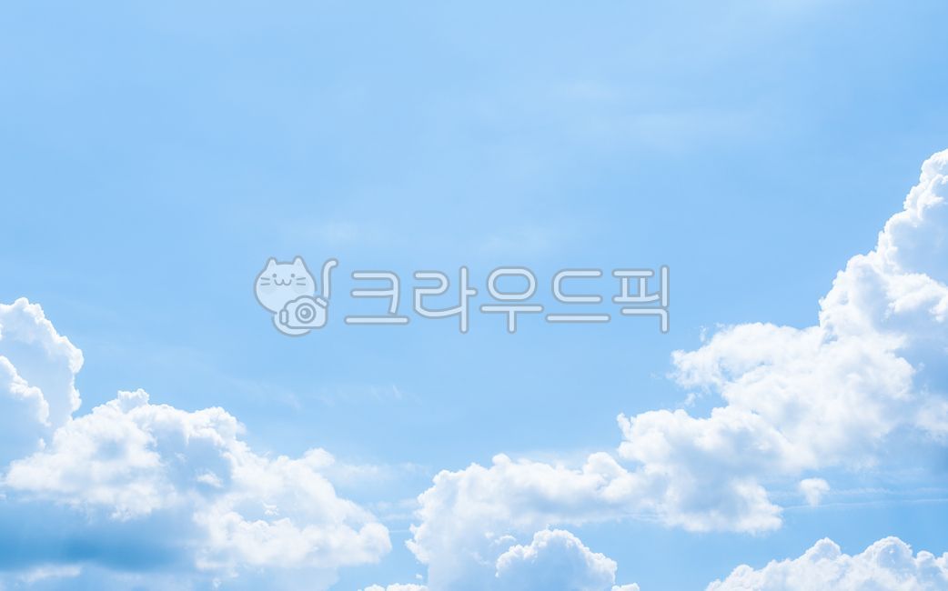 파란색,하늘,흰색,구름,뭉게구름,맑은,화창한,날씨,자연,푸른하늘,옥외,blue,sky,white,climate,cloud,color,day,fluffy,heaven,high,landscape,nature,outdoor,summer,sunlight,sunny,sunshine,weather,outdoors,azuresky
