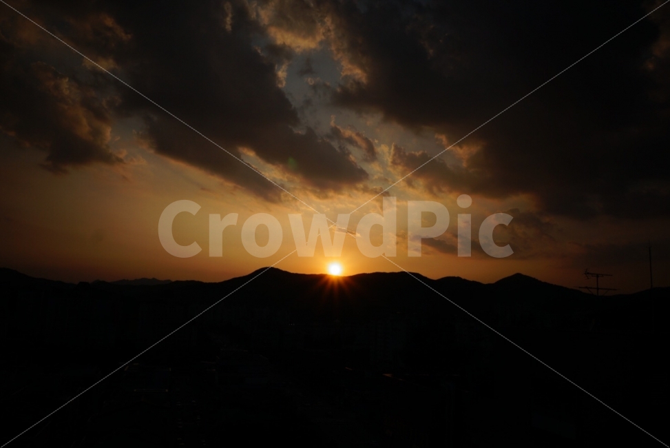 야경,일몰,노을,하늘,가을,자연,풍경,nature,landscape,실루엣,그림자,silhouette,shadow,outdoors,옥외,sunlight,햇빛,flare,플레어,light,빛,sunset,dawn,새벽,red sky,붉은 하늘,sky,dusk,황혼