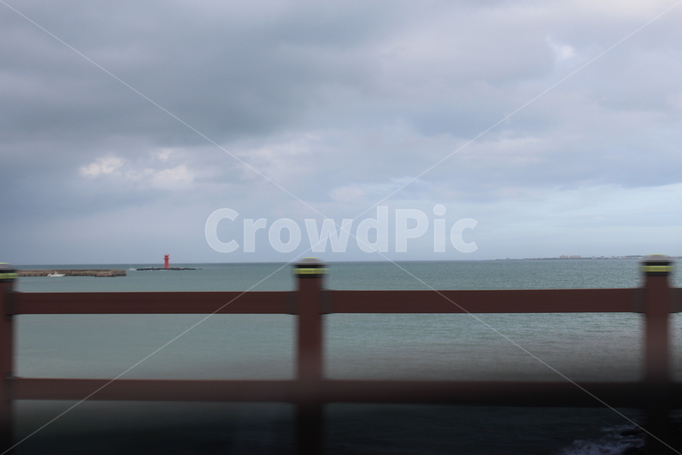 nature,자연,outdoors,옥외,바다,sea,ocean,해양,물,water,하늘,sky,구름,제주,제주도,자연,풍경,nature,landscape,handrail,난간,banister,railing
