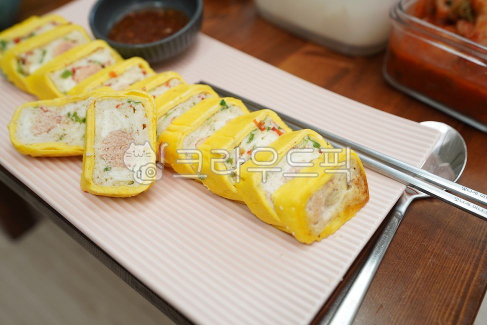 egg,color,snack,yellow,egg roll,food,side dish,meal,cooking,home food