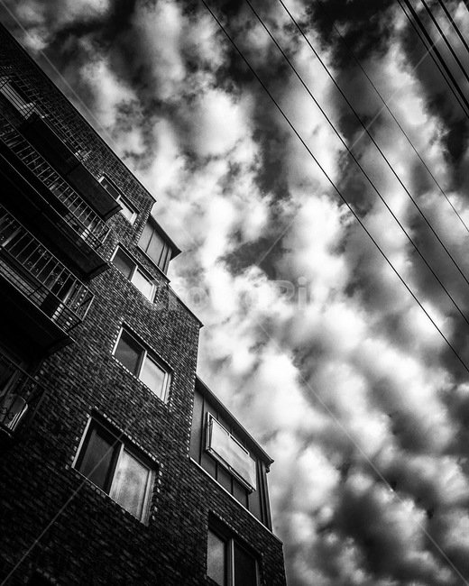 sky,black,clouds,house,building,cloud,blackandwhite,buildings,dark,Grayscale,architecture