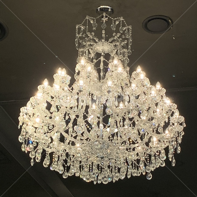 샹들리에,크리스탈조명,크리스탈,화려한조명,조명