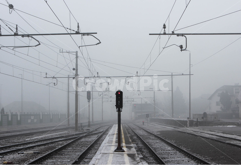 기차역,겨울,안개,그리움,신호등,쓸쓸함,감성,감성사진,기차,train,station,feeling,sensible,fog,winter,추운,계절,눈,여행,여행사진,겨울,계절,winter,season,교통,교통수단,traffic,transportation,nature,자연,rail,레일,train track,기찻길,railway,철도,weather,날씨