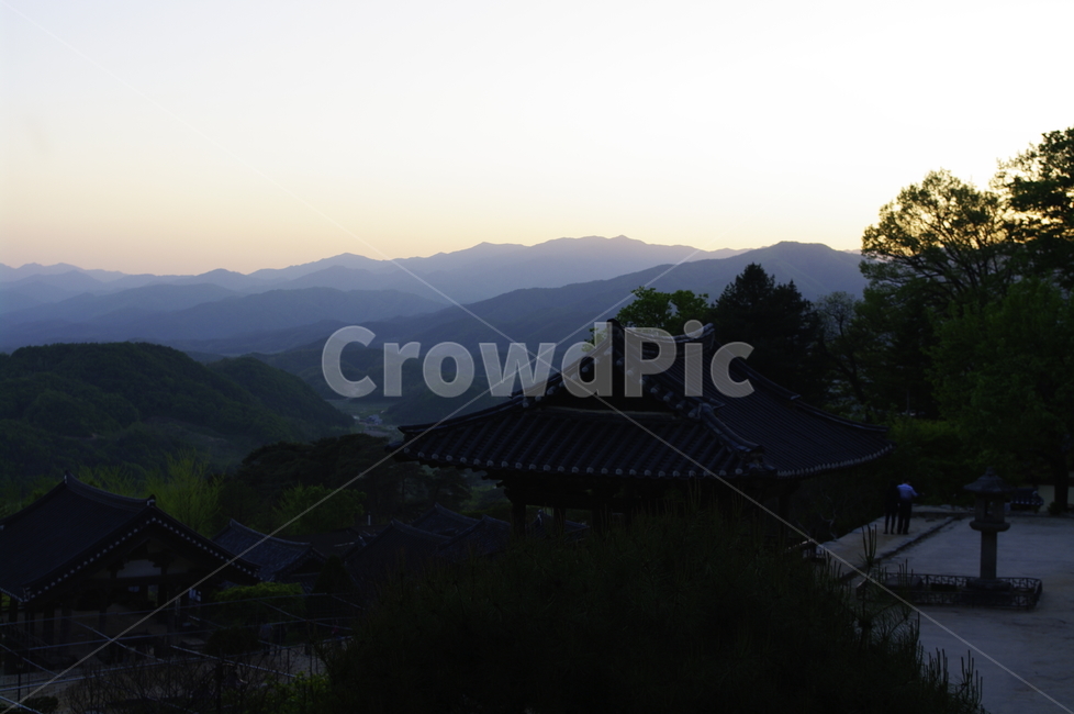 부석사,사찰,건축,전통건축,traditional,전통,기와지붕,풍경,산,노을,하늘,자연,풍경,nature,landscape,한국자연풍경,한국자연경관,korea nature landscape,한국전통,한국문화,korean traditional,korean culture,outdoors,옥외