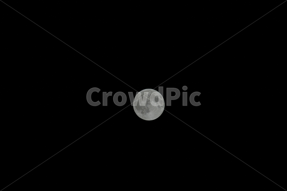 보름달,달,moon,fullmoon,밤하늘,자연,풍경,nature,landscape,야경,밤,nightscape,night,outdoors,옥외,universe,우주,astronomy,천문학,outer space,대기권 밖,space