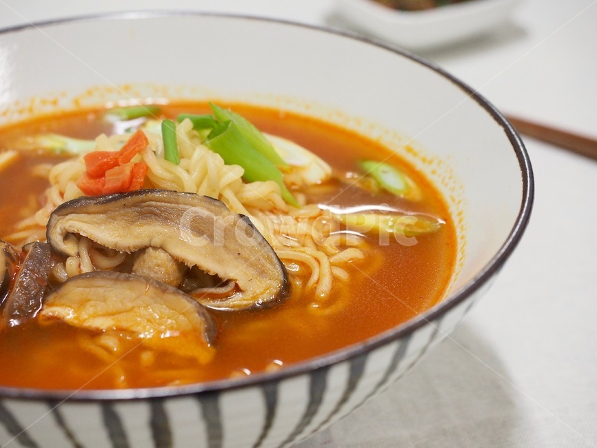라면,버섯,한국음식,식품,한국문화,한국,배경,음식문화,웰빙,문화,아시아,아시아음식,음식,요리,음식,식재료,요리,food,cook,meal,dishes,food reserves,면류,면요리,noodles,한식,한국음식,한국요리,korean food,korean dishes,korean meal,korean cook