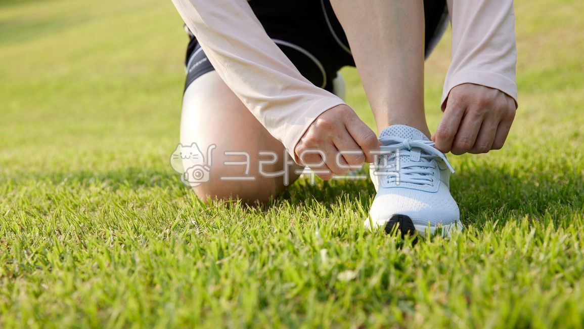 달리기,조깅,운동,running,jogging,exercise,fitness,outdoor,workout,healthy,active,athlete,motion,speed,training,energy,sport,physical,body,lifestyle,journey,motivation,wellness,피트니스,야외,워크아웃,건강한,활동적인,운동선수,움직임,속도,훈련,에너지,스포츠,신체적인,몸,라이프스타일,여정,동기부여,웰니스