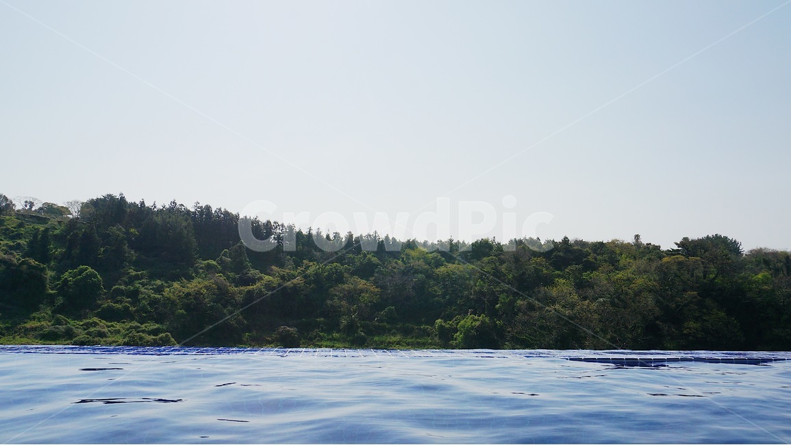 수영장,산,감성,호텔,여름,휴가,힐링,여유,자연,풍경,nature,landscape,land,땅,outdoors,옥외,water,물,shoreline,해안선,ocean,대양,sea,바다,vegetation,초목,plant,식물