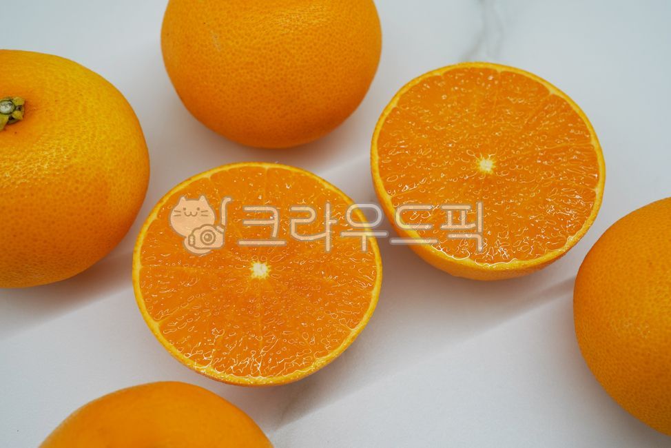 감귤,귤,오렌지,노란과일,과일,신과일,열매,tangerine,yellowfruit,신선한,감귤류,식재료,음식,주황,주황색,겨울과일,귤단면,귤컷팅,귤반쪽,컷팅과일,과일컷팅