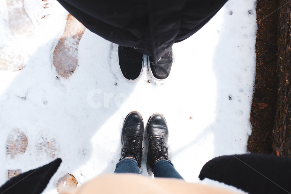 겨울,설경,눈밭,커플,함께,발자국,겨울,계절,winter,season,사람,인물,인간,human,person,신체일부,몸,body
