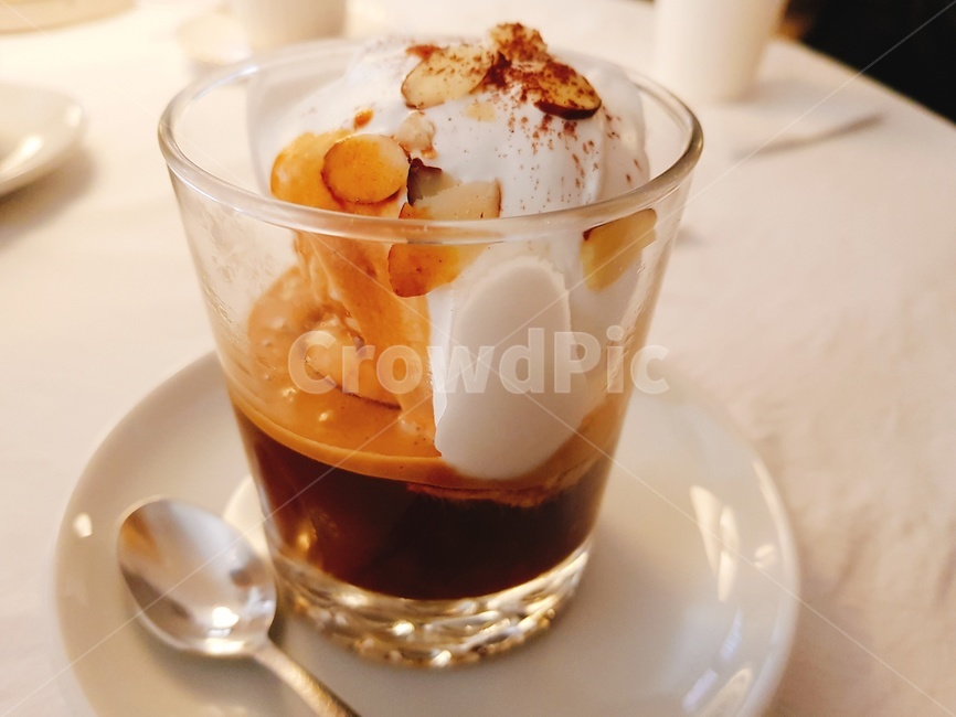 카페,디저트,아포카토,커피,에스프레소,견과류,아이스크림,후식,cafe,dessert,coffe,icecream,음식,식재료,요리,food,cook,meal,dishes,food reserves,디저트,간식,후식,dessert,snack