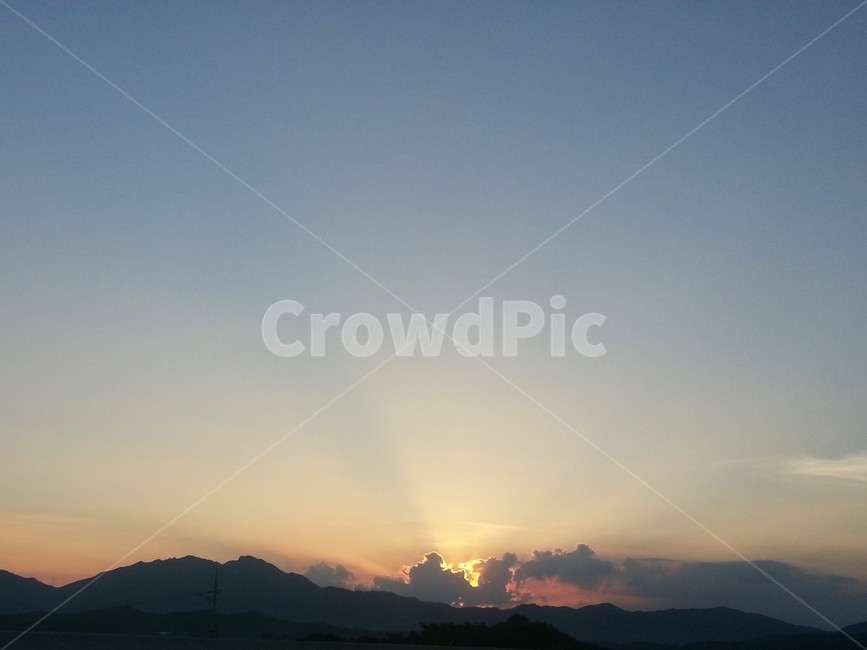 자연,nature,outdoors,light,빛,햇빛,sky,하늘,구름,산,평화,자연,풍경,nature,landscape,옥외,flare,플레어,sunlight