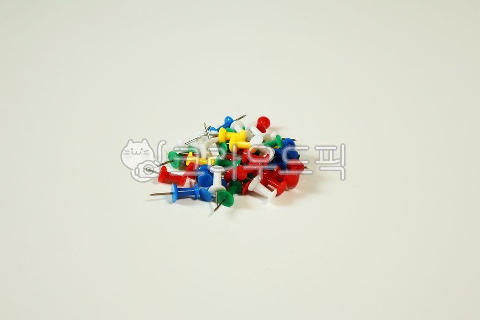 핀, 압핀, 문구, 배경, 노랑, 사진,이미지,일러스트,캘리그라피 - yhshin-작가