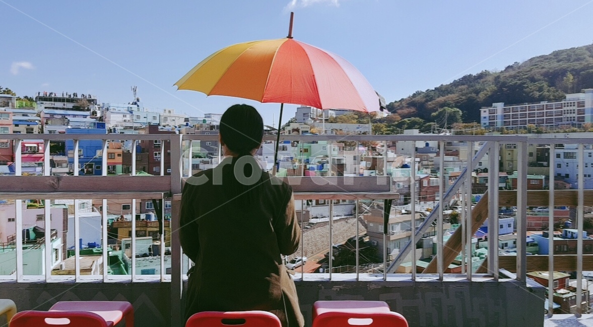 부산,감천마을,busan,뒷모습,여자,사람,인물,인간,human,person,여성,여자,woman,female,lady,여행,휴가,traveling,vacation,trip