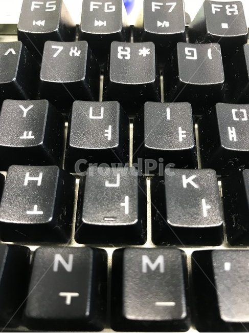 키보드,자판,컴퓨터,사무실,기계식,버튼,pc,기호,검정,업무,정보통신기술,전자기기,전자제품,it,information,technology,electronic equipment,사물,물건,오브젝트,thing,object,matter