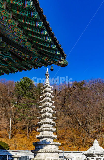 망월사,사찰,문화예술,고찰,단청,기와,기와지붕,종교건축물,석탑,풍경,전통건축,한옥,고건축,처마,추녀,한국전통,한국문화,korean traditional,korean culture,조각상,동상,석상,조형물,statue,bronze statue,stone statue