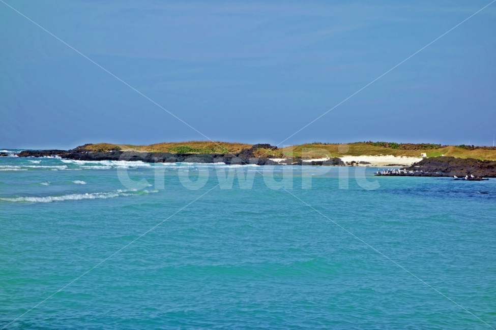 제주도,김녕성세기해변,바다,에메랄드,파도,푸른,제주,제주도여행,제주여행,여행,자연,풍경,경치,흰,구름,하늘,물결,바닷가,해수욕장,김녕,성세기,해변,자연,풍경,nature,landscape,한국자연풍경,한국자연경관,korea nature landscape,제주도,jeju,jeju island,outdoors,옥외,land,땅,sea,ocean,대양,water,물,shoreline,해안선,coast,연안