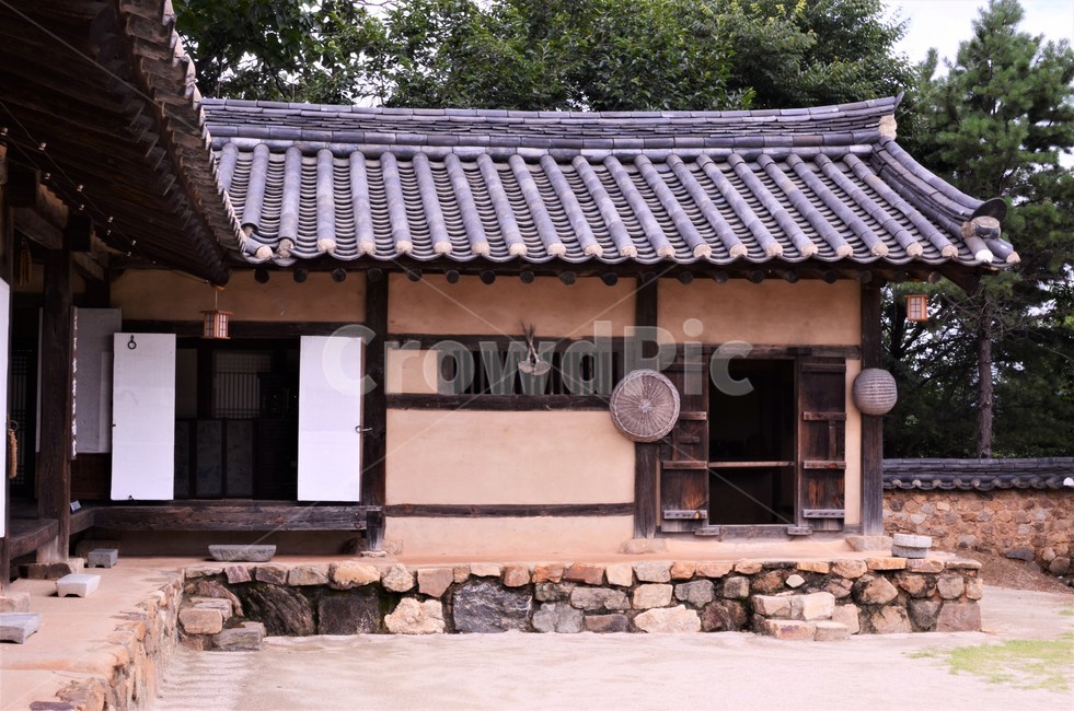 전통가옥,한옥,기와집,생활도구,소쿠리,채반,기와지붕,한국정서,한국문화,고향,한국전통,한국전통,한국문화,korean traditional,korean culture,건축물,건물외관,exterior,building,structure,architecture,construction