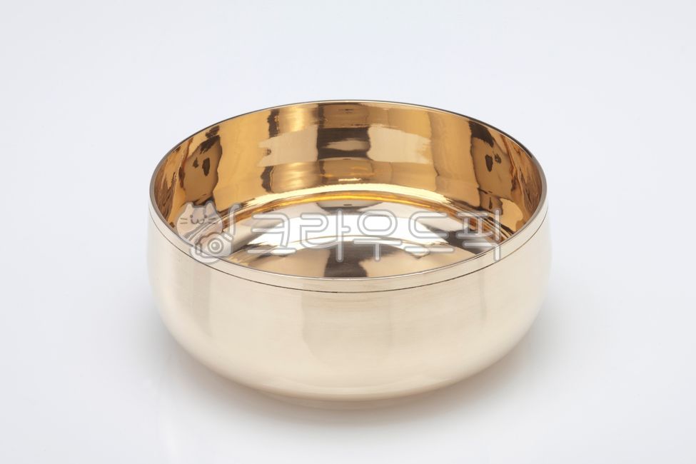 유기,유기세트,그릇,식기,놋쇠,놋그릇,방자유기,그릇세트,한국전통그릇,전통그릇,유기그릇,하얀배경,bowl,dish,brass,spinningmachine,bowlset,traditionalkorean,organic,whitebackground,밥그릇