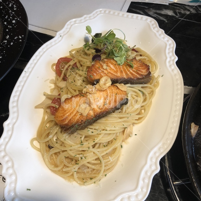 연어,파스타,스파게티,구운연어,salmon,food,pasta,음식