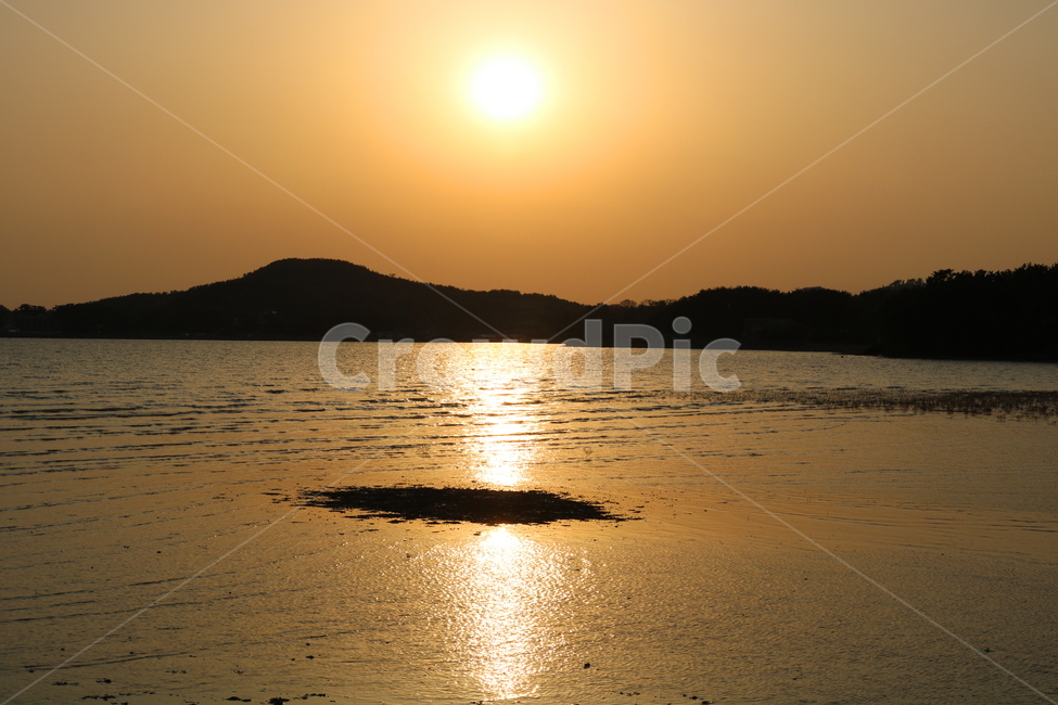 노을,태양,바다,석양,자연,풍경,햇빛,바닷가,물,자연,풍경,nature,landscape,실루엣,그림자,silhouette,shadow,sunlight,light,빛,flare,플레어,outdoors,옥외