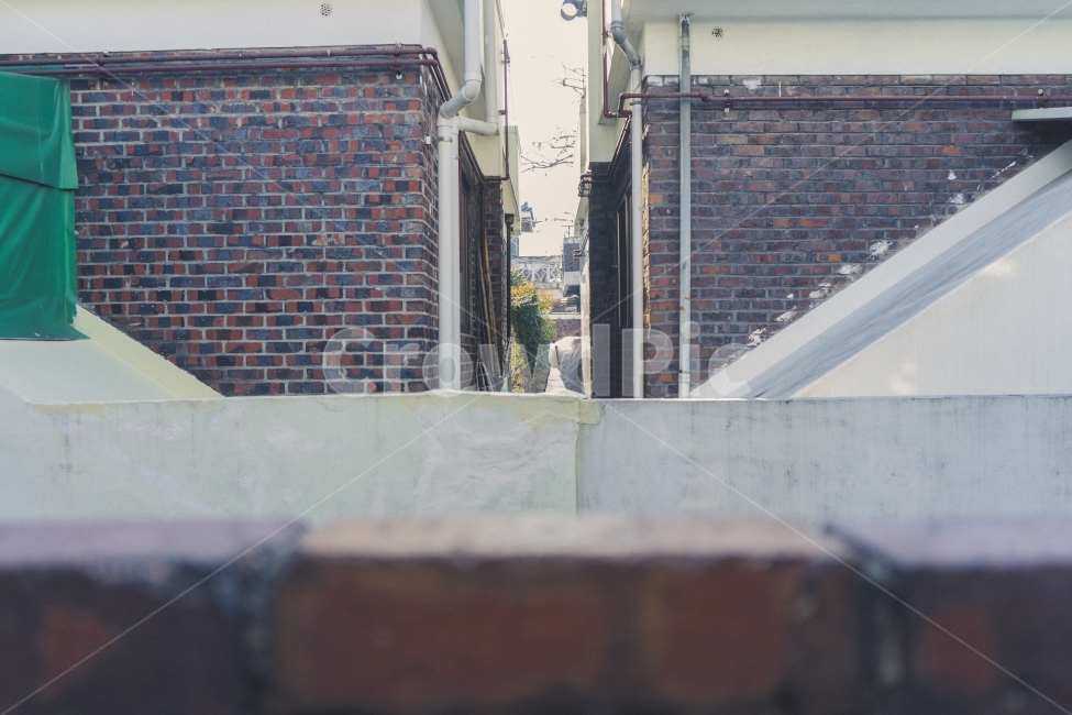 감성사진,집,담장,골목,마당,풍경,풍경사진,골목길,alley,감성,sensible,feeling,건축물,건물외관,exterior,building,structure,architecture,construction,brick,벽돌