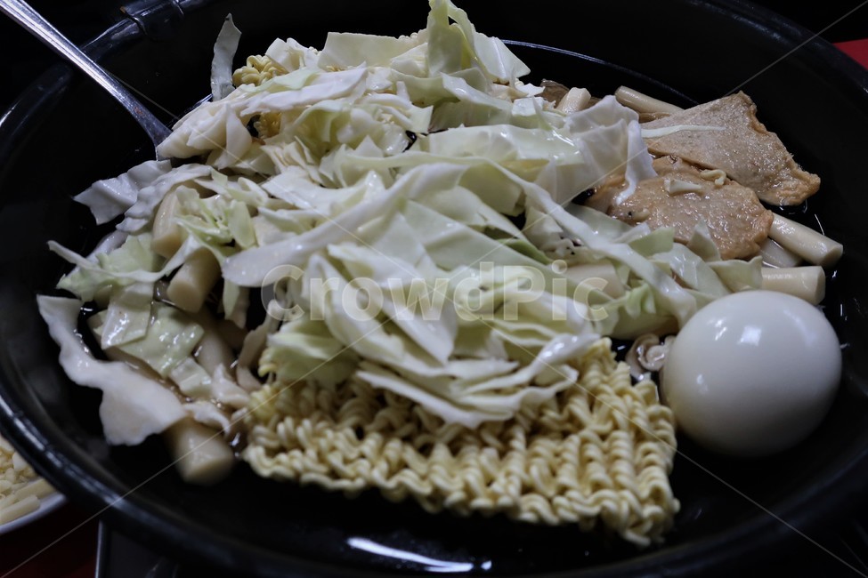 즉석,떡볶이,양배추,삶은,계란,달걀,라면,사리,오뎅,생라면,춘장,한식,요리,먹거리,음식