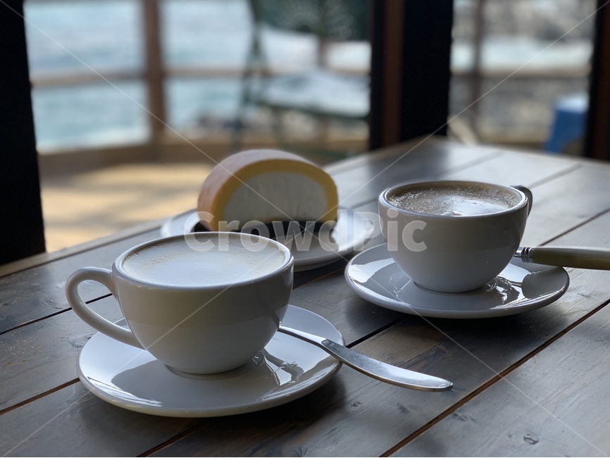 커피,케이크,데이트,카페,카페라떼,힐링,바다,cafe,쉼,휴식,커피,카페,coffee,cafe