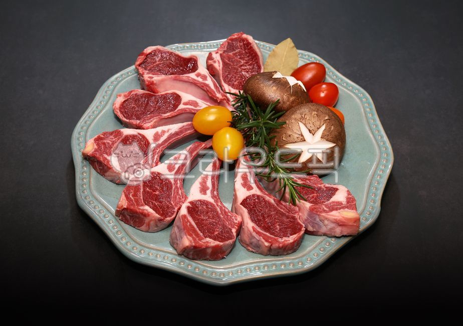 Lamb ribs,butchery,Cherry tomato,main menu,raw,raw meat,bone,plate,Tsuran,vegetable,French Wreck,food,Herb,rosemary,Food Ingredients,lamb,meat,Rosemary,Meat part,cooking,mushroom,sheep