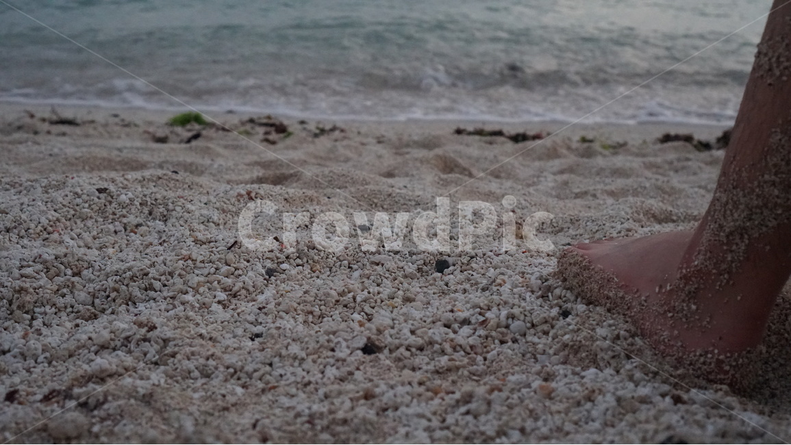 바다,수평선,하늘,파란,파도,물결,제주,제주도,우도,해변,발,모래,sea,horizon,sky,blue,wave,jeju,jejuisland,jejudo,udo,beach,foot,sand,grit,자연,풍경,nature,landscape,해변,바다,beach,sea,사람,인물,인간,human,person,신체일부,몸,body,ground,바닥,gravel,자갈,road,도로,dirt road,흙길