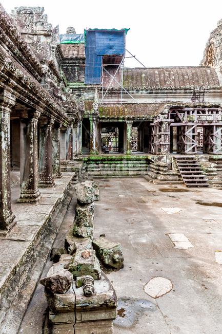 Cambodia,ancient architecture,nature,world cultural heritage,Historic sites,employee,building,Cultural Heritage,ruins,sight,Tourist destination,land mark,Emotion,Angkor Wat