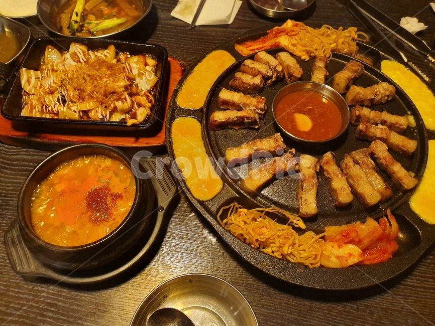 식사,meal,food,삽겹살,된장찌개,음식,식재료,요리,food,cook,meal,dishes,food reserves,육류,고기,meat,한식,한국음식,한국요리,korean food,korean dishes,korean meal,korean cook