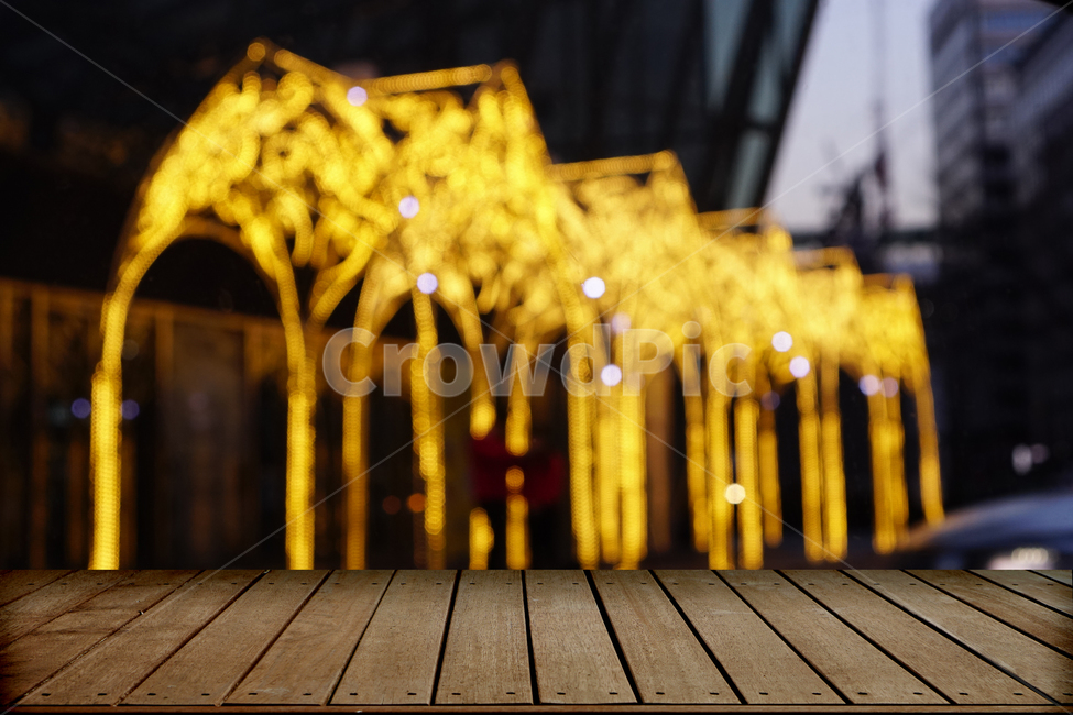 카피공간,뒷배경,모션블러,블러,나무판,boardwalk,산책로,다리,building,건물,조명,빛,장식,연말,밤