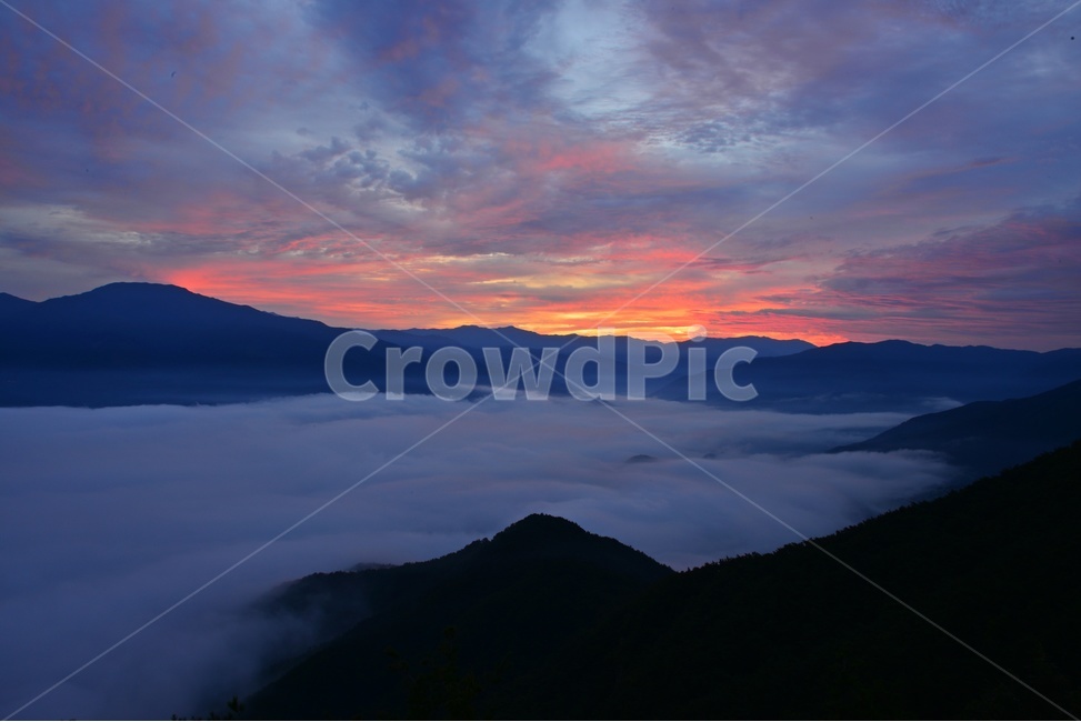 sky,하늘,redsky,붉은하늘,dawn,새벽,nature,자연,outdoors,옥외,mountainrange,산맥,mountain,산,light,빛,flare,플레어,구례,사성암,사성암일출,사성암아침,일출,해돋이,여명,운해,경치,경관,풍경